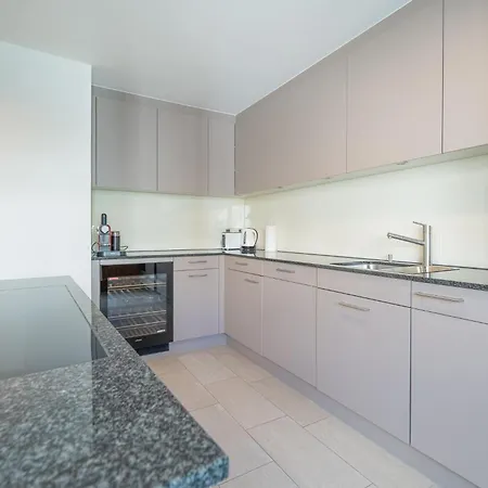 Lägenhet Viktoria A44 By Vacations, Exklusives App Im Zentrum Mit Privater Garage & Panoramablick